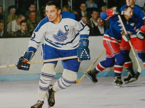 No, YOU tell Armstrong he doesn't make the bench statue.